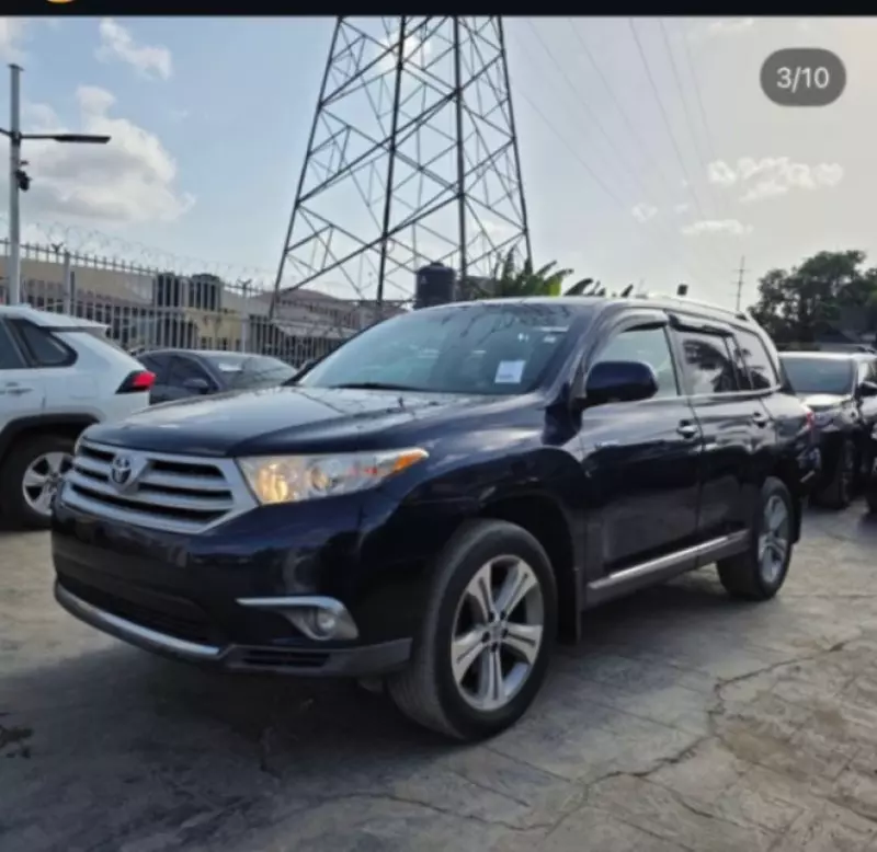 Toyota Highlander   - 2013