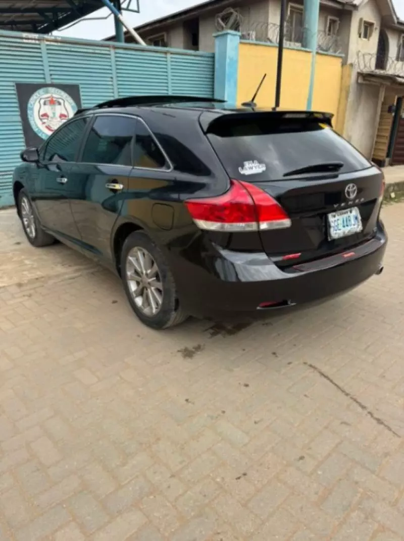 Toyota Venza   - 2011