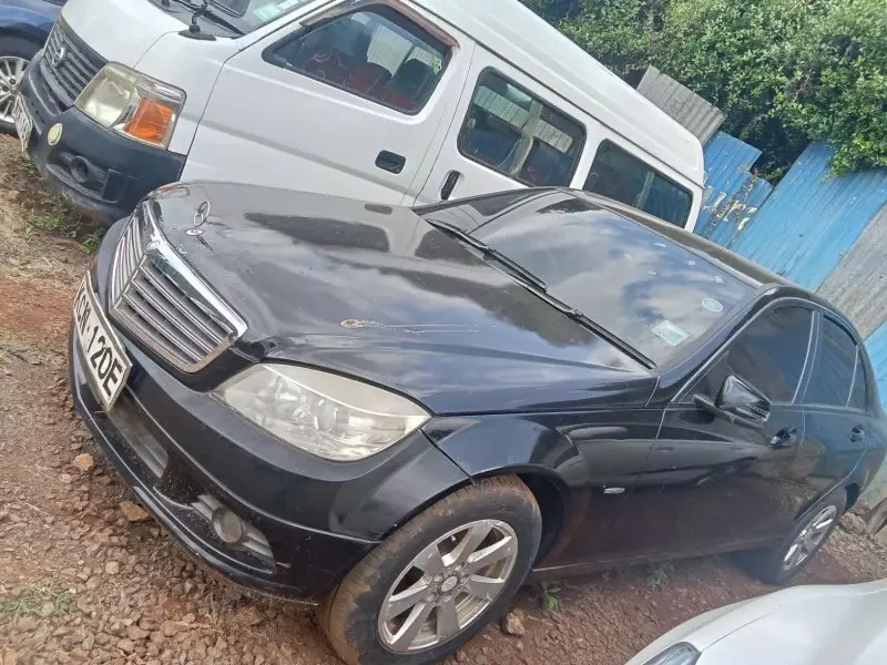 Mercedes-Benz C 200 - 2010