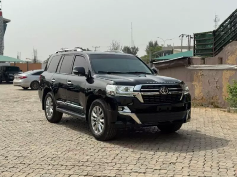 Toyota Landcruiser 300 GXR   - 2015