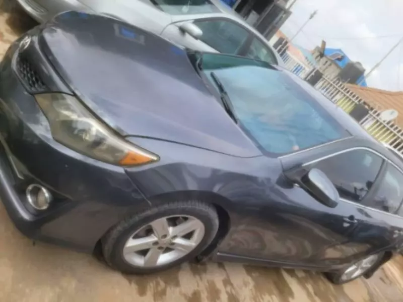 Toyota Camry   - 2014