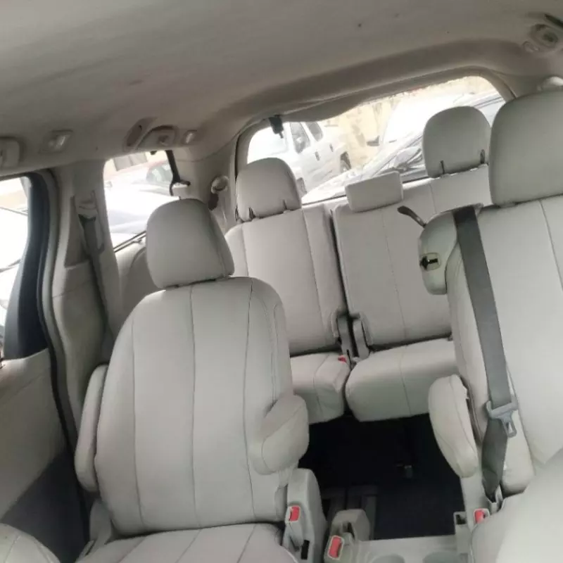 Toyota Sienna   - 2013