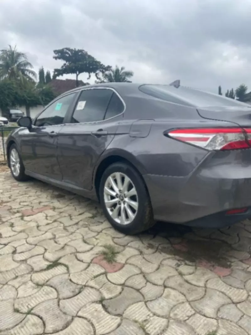 Toyota camry   - 2019