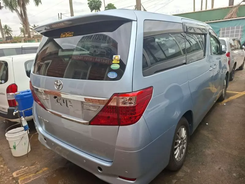 Toyota Alphard   - 2013