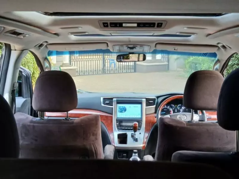 Toyota Vellfire    - 2011