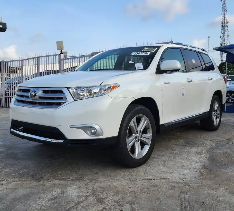 Toyota Highlander   - 2013