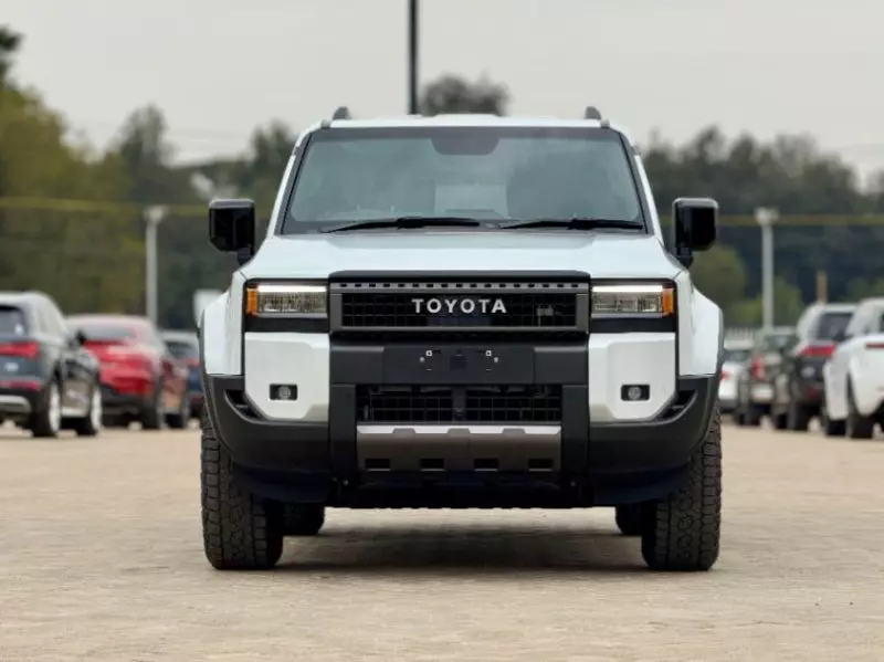 Toyota Land Cruiser Prado   - 2024