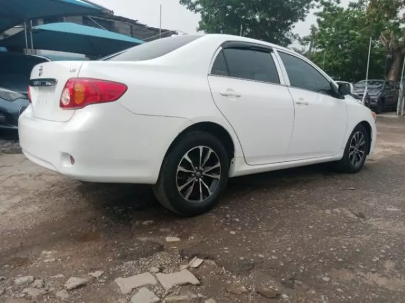 Toyota Corolla   - 2011