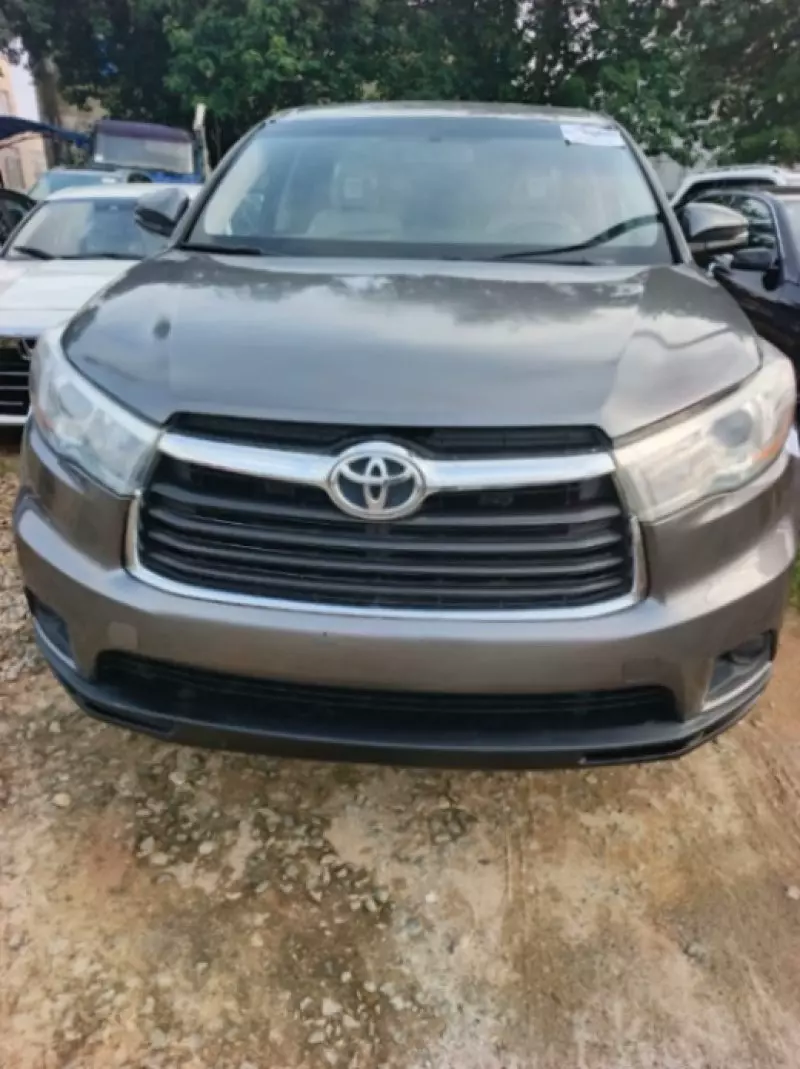 Toyota Highlander   - 2015