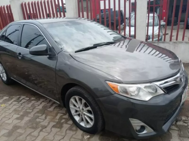 Toyota Camry   - 2013