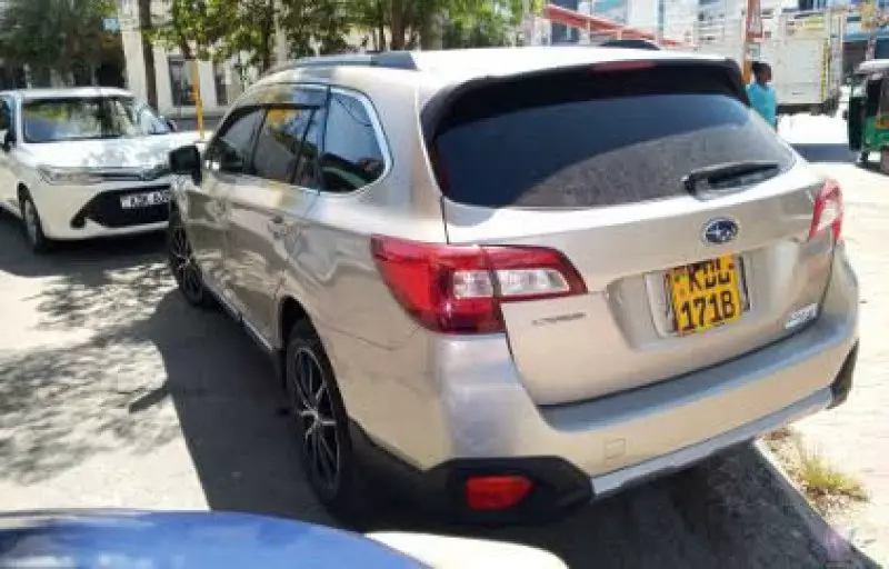 Subaru Outback   - 2015