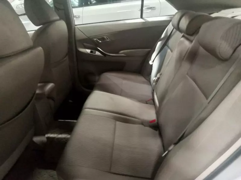 Toyota Premio    - 2010