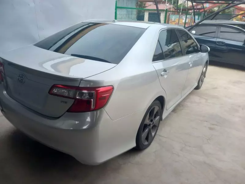 Toyota Camry   - 2014