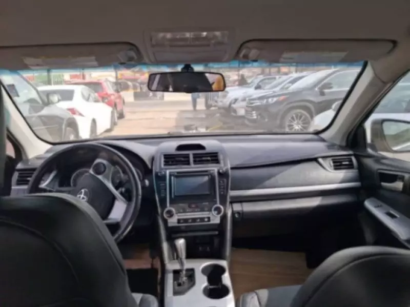 Toyota Camry   - 2014