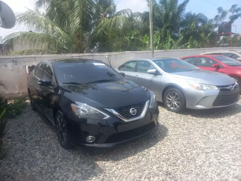 Nissan Sentra   - 2017