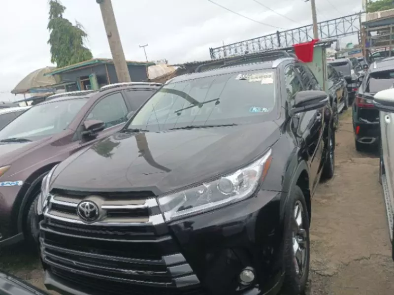 Toyota Highlander   - 2019