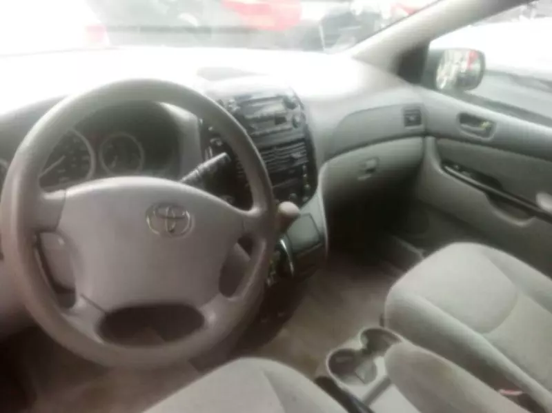 Toyota Sienna   - 2006