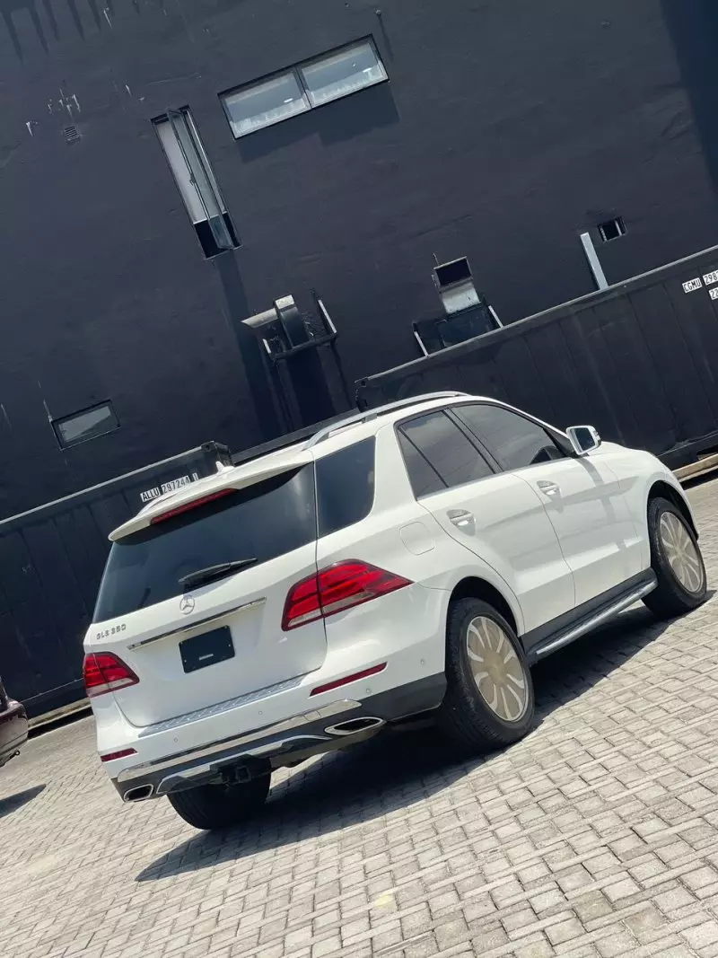 Mercedes-Benz GLE 350   - 2016