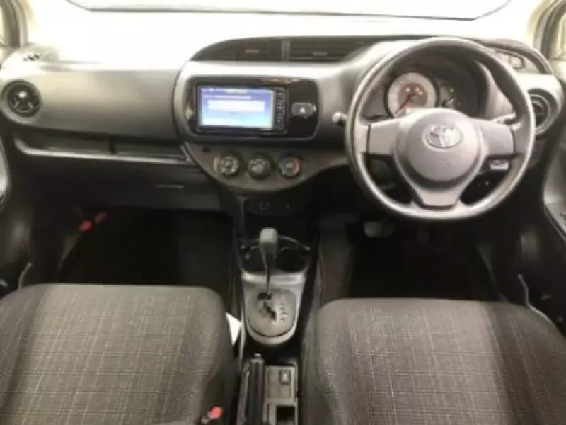 Toyota Vitz   - 2018