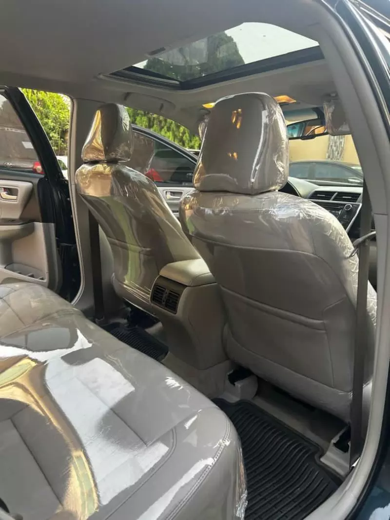 Toyota Camry   - 2012