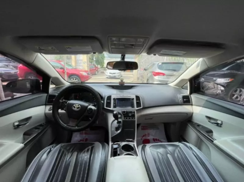 Toyota Venza   - 2013