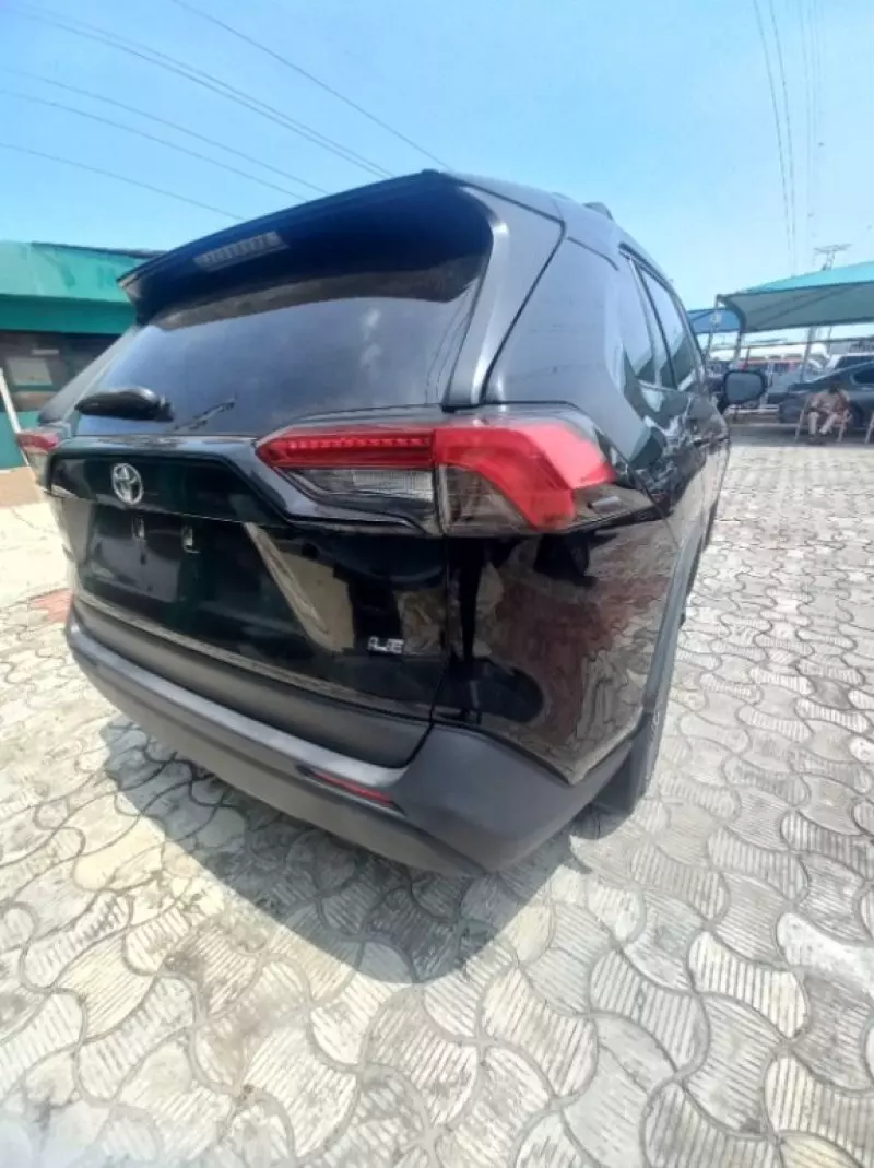 Toyota RAV4   - 2019