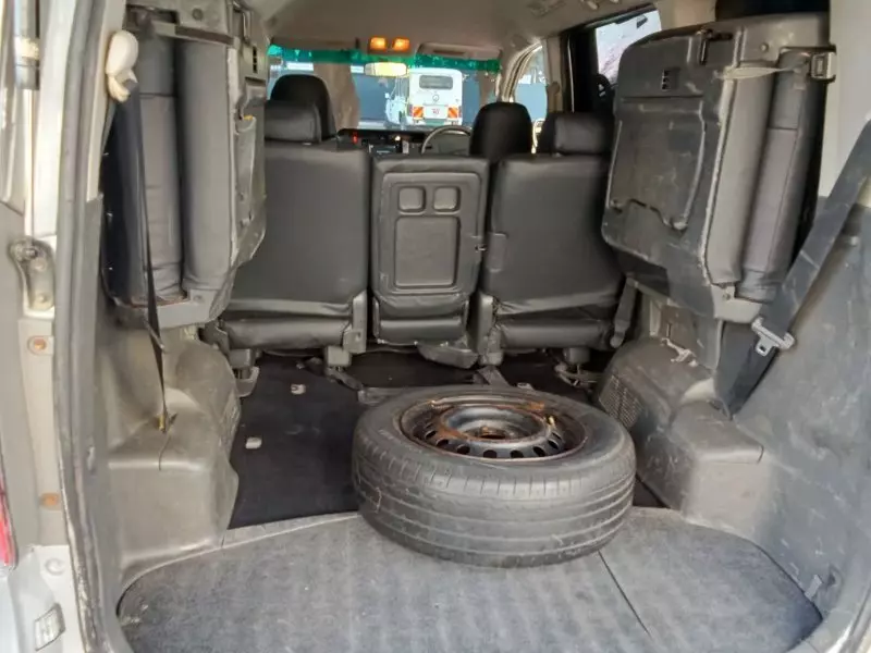 Toyota Noah   - 2008