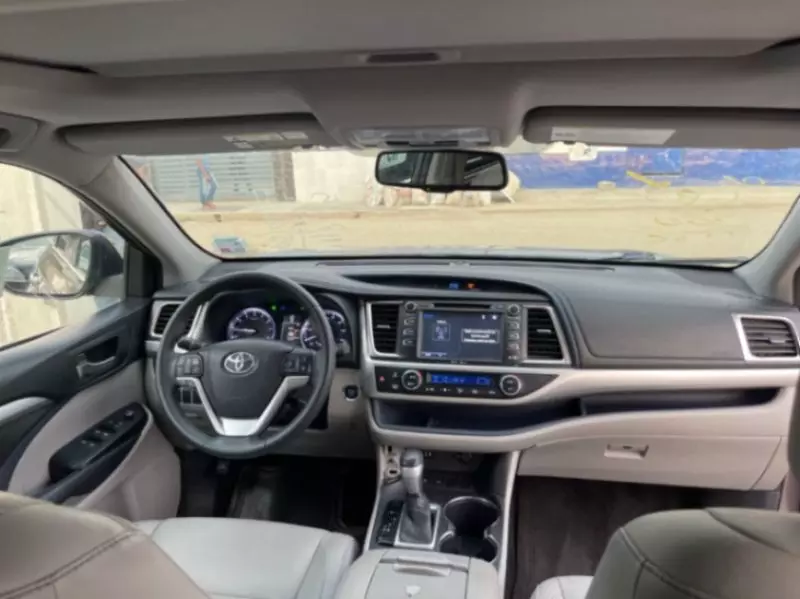 Toyota Highlander   - 2015