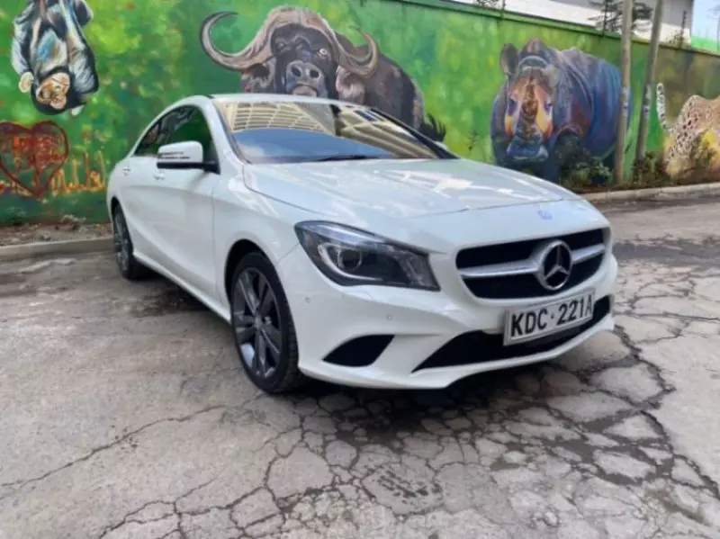 Mercedes-Benz CLA 180   - 2014