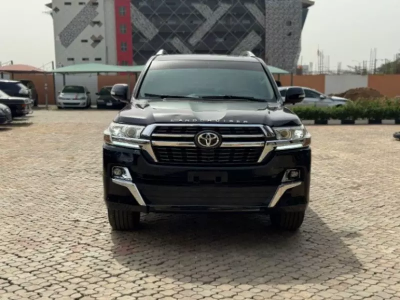 Toyota Landcruiser 300 GXR   - 2015