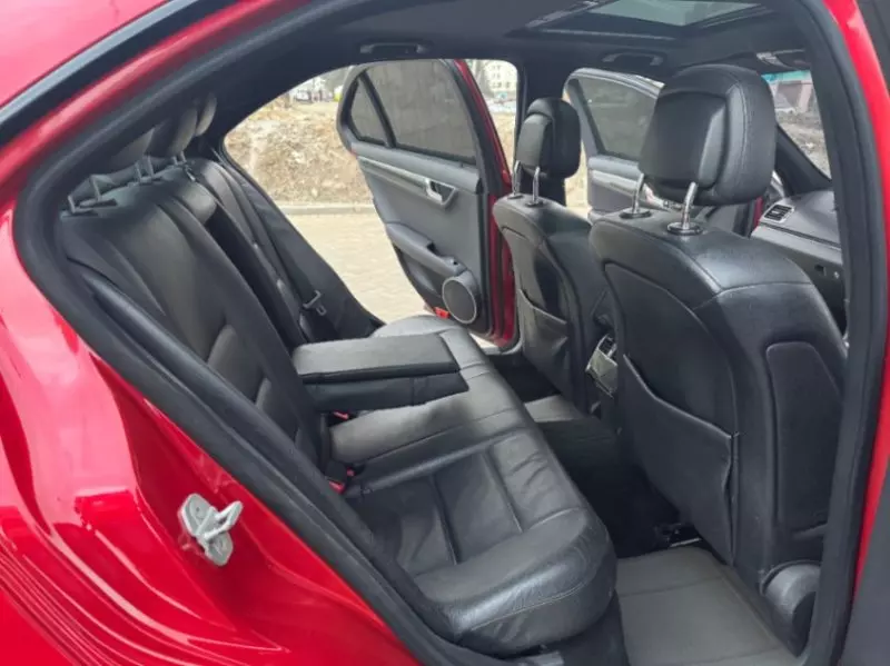 Mercedes-Benz C200   - 2011