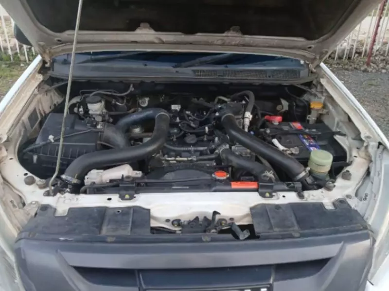Isuzu D-Max   -