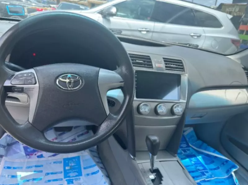 Toyota camry   - 2010