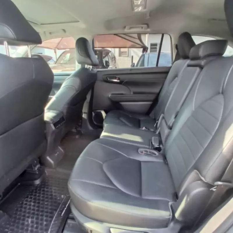 Toyota Highlander   - 2020