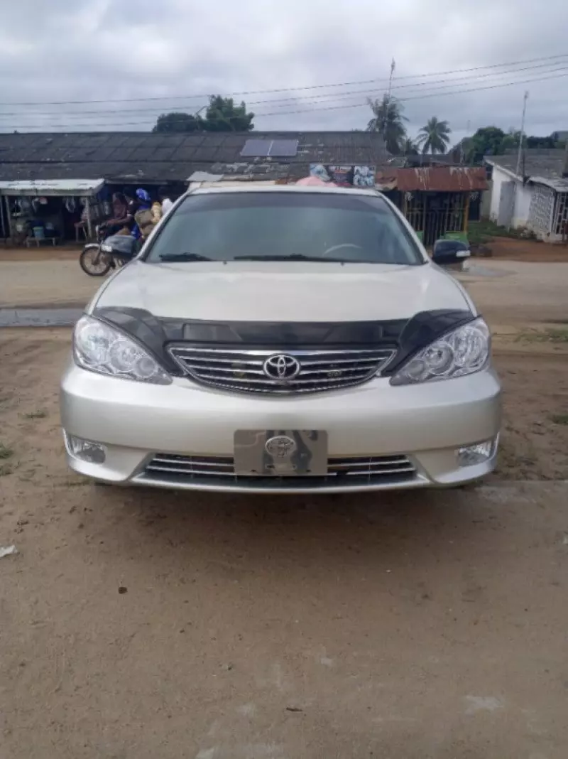 Toyota Camry   - 2002