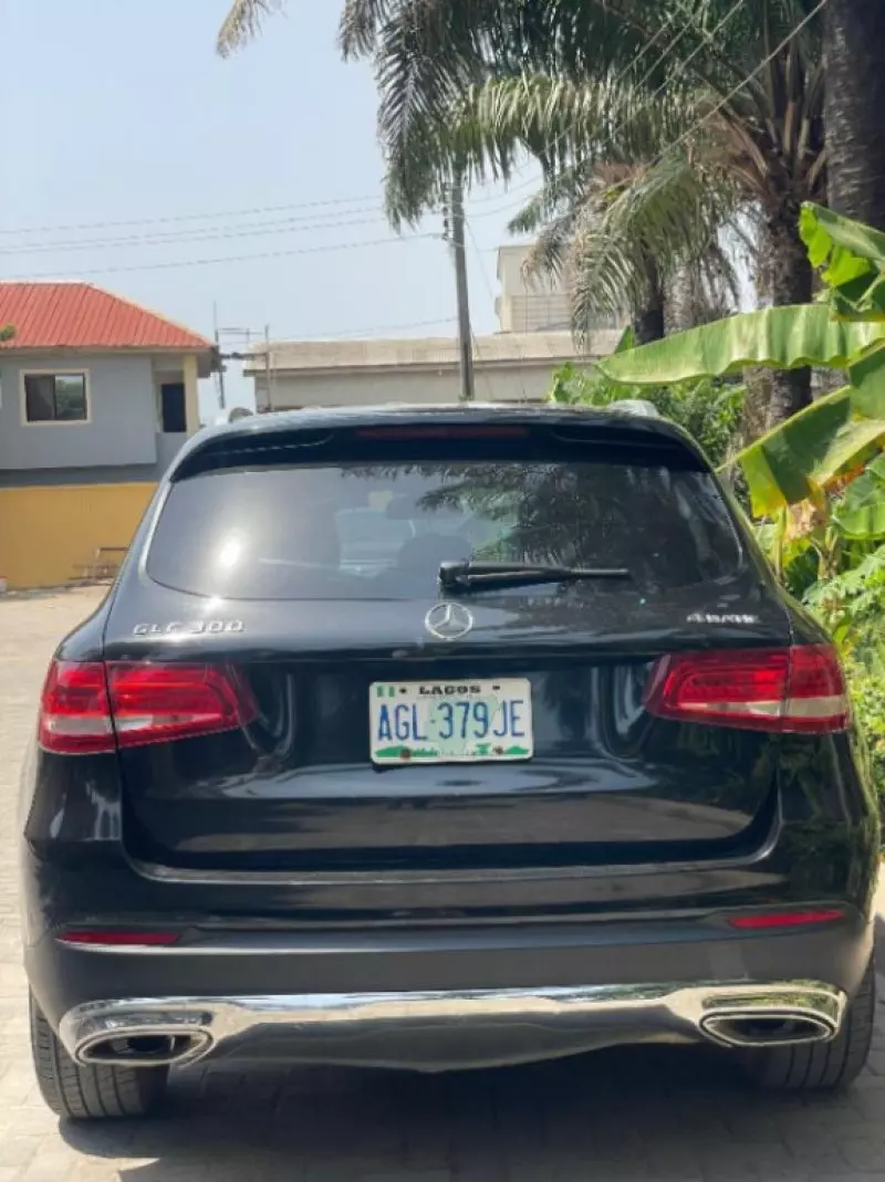 Mercedes-Benz GLC 300   - 2016