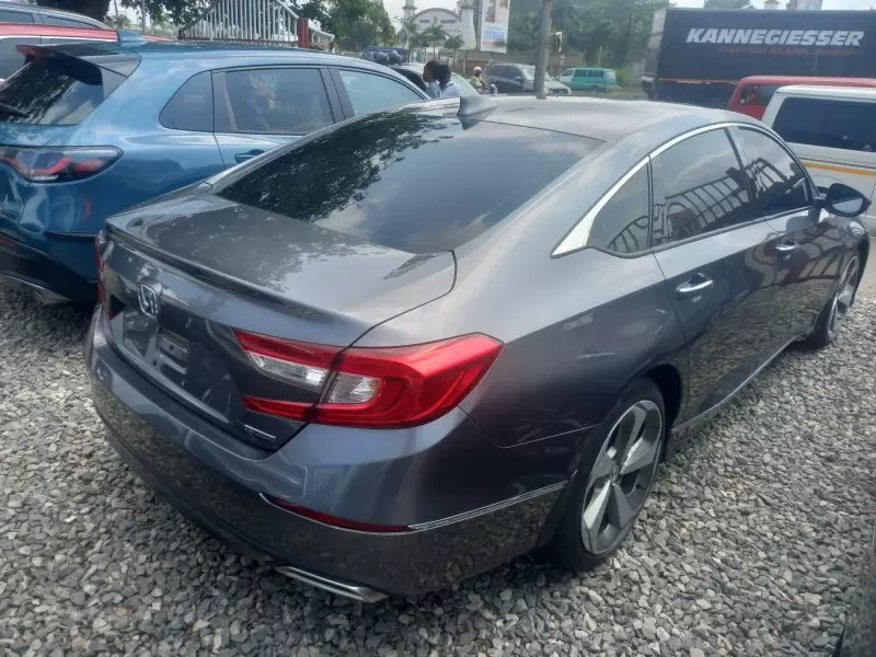 Honda Accord   - 2020