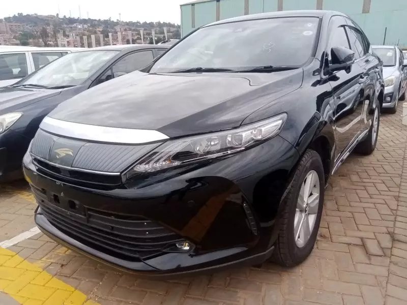 Toyota Harrier   - 2017