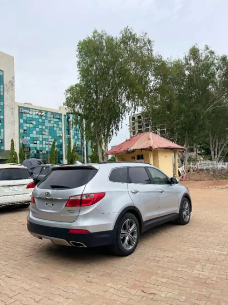 Hyundai Santa FE   - 2016