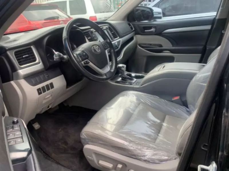 Toyota Highlander   - 2015