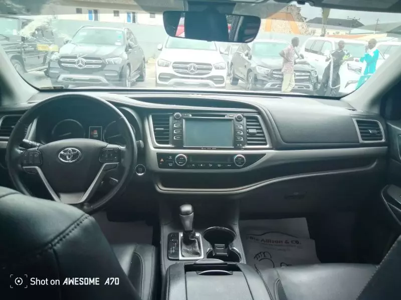 Toyota Highlander   - 2018