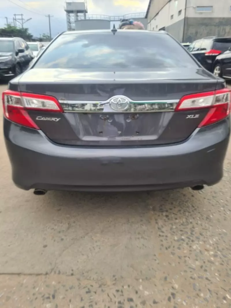 Toyota Camry   - 2014