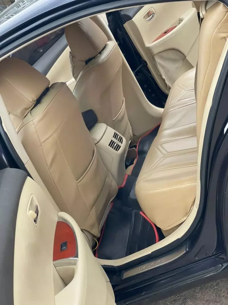 Lexus ES 350   - 2010