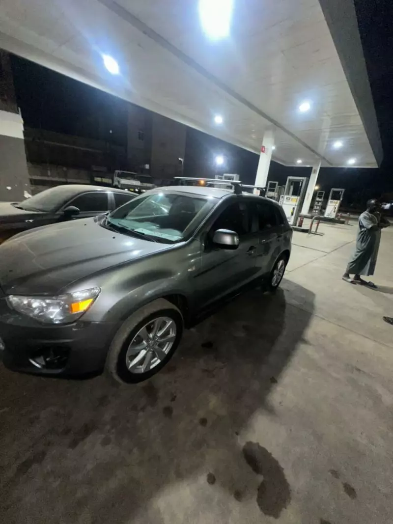 Mitsubishi OUTLANDER   - 2013