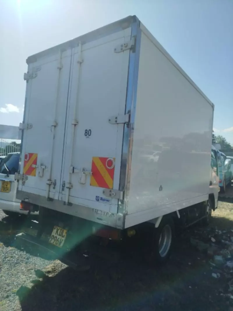 Mitsubishi Fuso Canter   - 2017