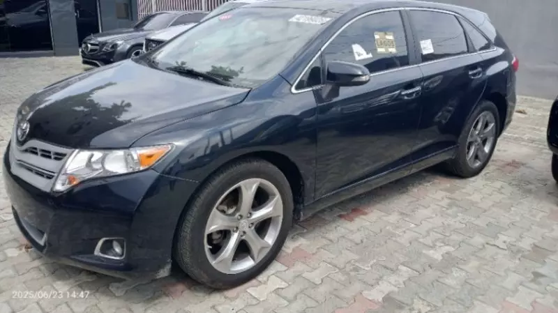 Toyota Venza   - 2013