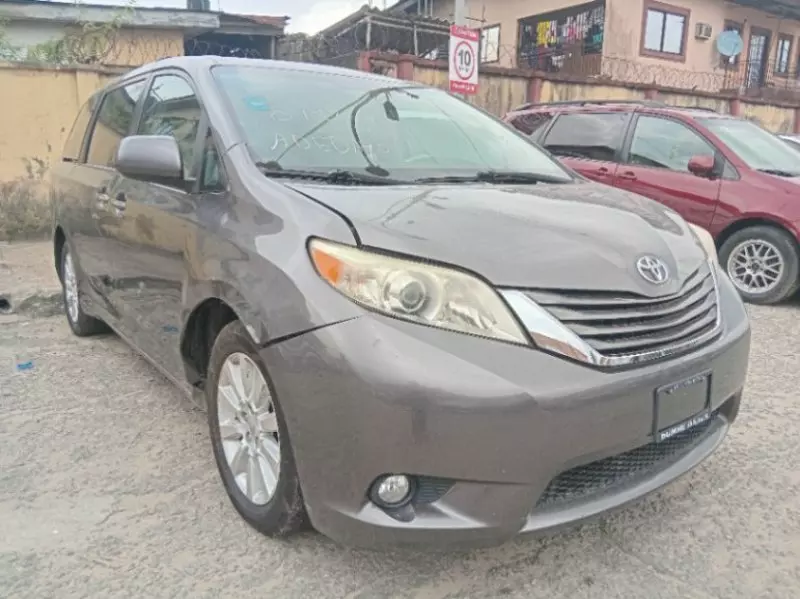 Toyota Sienna