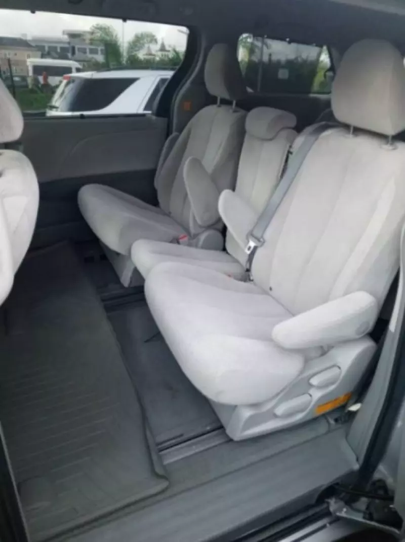 Toyota Sienna   - 2012