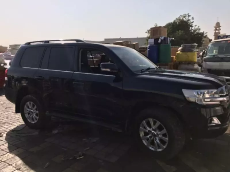 Toyota  Land Cruiser VXR V8