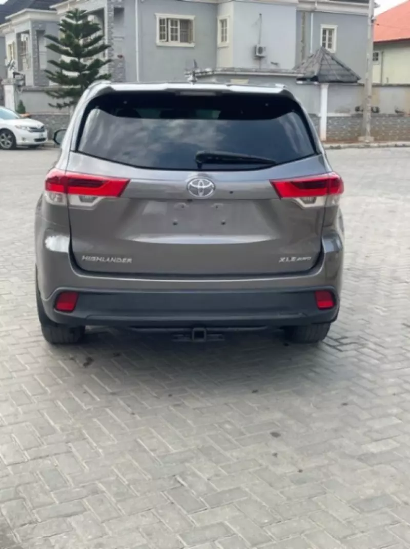 Toyota Highlander - 2015